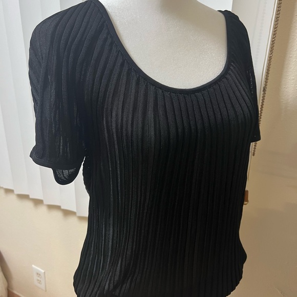 WHITE HOUSE BLACK MARKET TOP SIZE M. - Picture 3 of 12